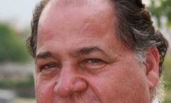 "الخذلان" كتاب جديد للشاعر العراقي منعم الفقير